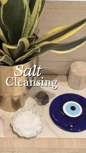 Roshni Chopra Instagram - Here are 3 affirmations to use for salt cleansing - yes they work try it 🙌✨

For money:
“I release all money blocks and allow abundance to flow to me with ease.”

For negativity & nazar:
“I return all negative energy to the source as love and light and remain fully protected.”

For home protection:
“My home is sealed with peace, protection, and prosperity.”

I like to use epsom salt or pink Himalayan salt . 

#roritual #energycleanse #affirmations #manifest