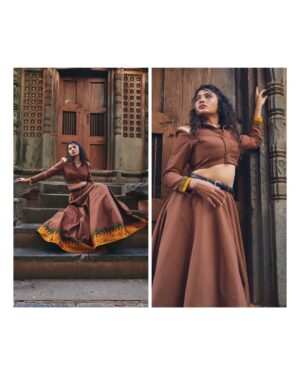 Roshni Prakash Instagram - Dressed up like a warrior now waiting for the call sheet. Universe, you hear me? 🤍

My A team ✨
On camera : @chandunphotography 
Outfit : @itmeshachinaheggar 
Styled : @khushi_jagadisha 
Jewellery : @kashi_jewellery_ 
Clutch : @the_boho.house 

#MARK #markthefilm