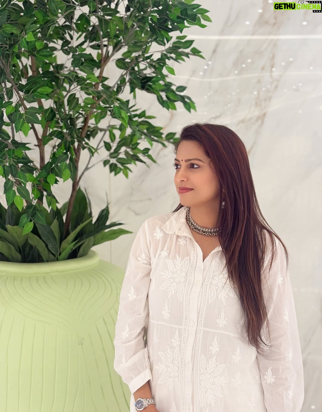 Rucha Hasabnis - 99.4K Likes - सfed sa Ishq 🐚✨🦢