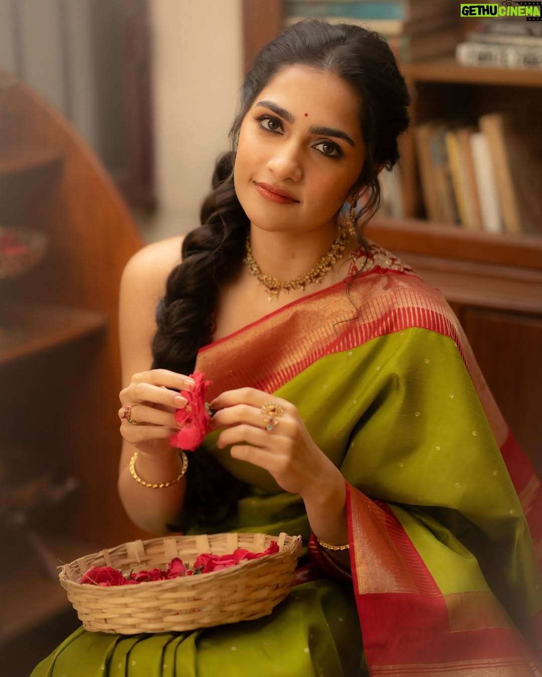 Rukmini Vasanth - 616.7K Likes - ✨🧡🌱

Styled by - @poojakaranam 
Styling team - @keerthi.madhusudan @stephen_styles_ 
Saree - @avantraofficial 
Jewelry - @tribebyamrapali 
Hair - @chakrapu.madhu 
Makeup - @nikitashak 
Photographer - @sujana.zip
Saree drape artist - @makeoverby_roopakala