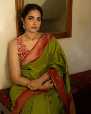 Rukmini Vasanth Instagram - ✨🧡🌱

Styled by - @poojakaranam 
Styling team - @keerthi.madhusudan @stephen_styles_ 
Saree - @avantraofficial 
Jewelry - @tribebyamrapali 
Hair - @chakrapu.madhu 
Makeup - @nikitashak 
Photographer - @sujana.zip
Saree drape artist - @makeoverby_roopakala