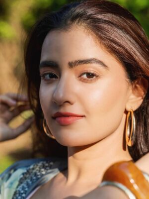 Rukshar Dhillon Instagram - Live like golden☀️♥️
📸- @shubzphoto