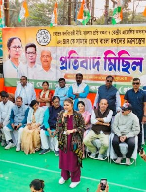 Saayoni Ghosh Instagram - Thank you #HowrahRural for your overwhelming support and participation. Together We Can! #HowrahRuralTMYC #Uluberia🙏