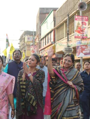 Saayoni Ghosh Instagram - Thank you #HowrahRural for your overwhelming support and participation. Together We Can! #HowrahRuralTMYC #Uluberia🙏