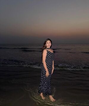 Safa Kabir Instagram - A sunset made of fire and ocean blues.
Exactly where I’m meant to be.