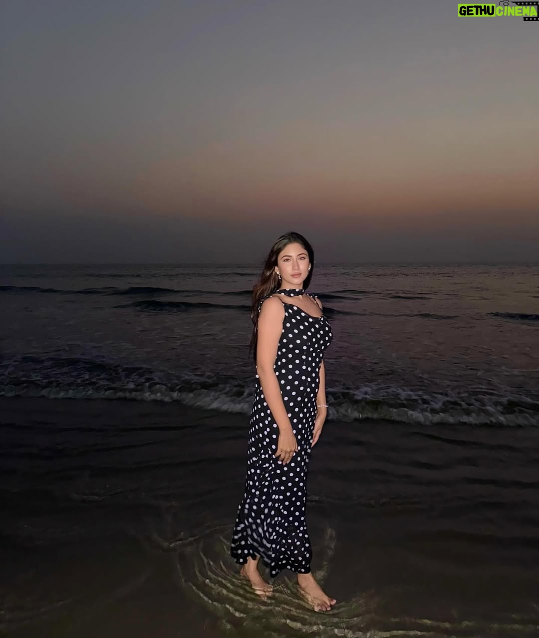 Safa Kabir - 45.7K Likes - A sunset made of fire and ocean blues.
Exactly where I’m meant to be.