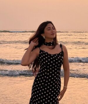 Safa Kabir Instagram - A sunset made of fire and ocean blues.
Exactly where I’m meant to be.