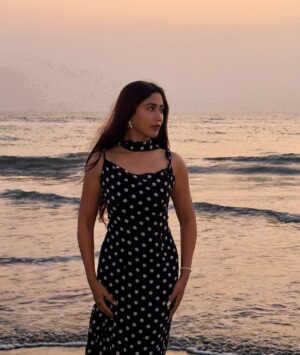 Safa Kabir Instagram - A sunset made of fire and ocean blues.
Exactly where I’m meant to be.