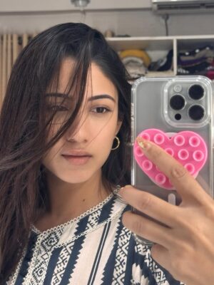 Safa Kabir Instagram - Dumping all my 2025’s mirror shots ☺️
#2025 #mirrorselfie #fun #memories