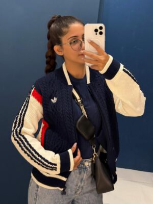 Safa Kabir Instagram - Dumping all my 2025’s mirror shots ☺️
#2025 #mirrorselfie #fun #memories