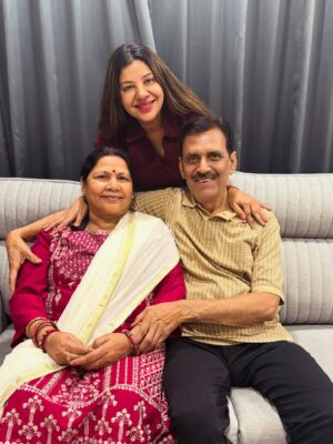 Sambhavna Seth Instagram - Kya Aap Sab Kal Ke Vlog Ke Liye Taiyaar Ho💃