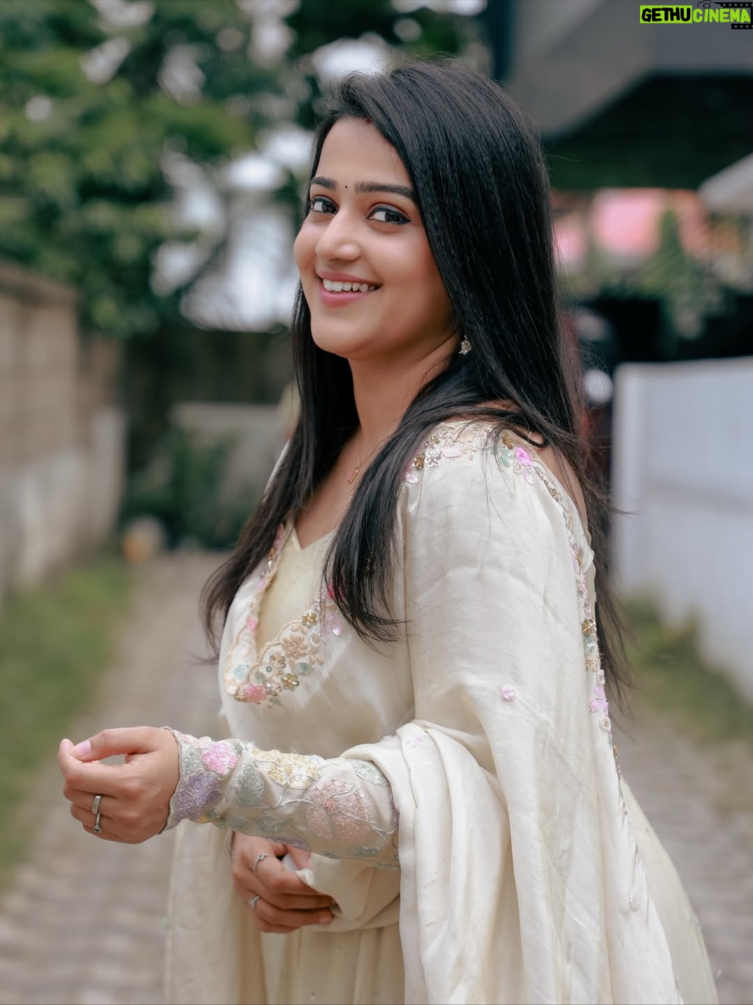 Samskruthy Shenoy - 3.8K Likes - Thank you for this beautiful costume @swaasa_fashion @swaasa_rentals ❤️

PC - @pixelpoet_alan