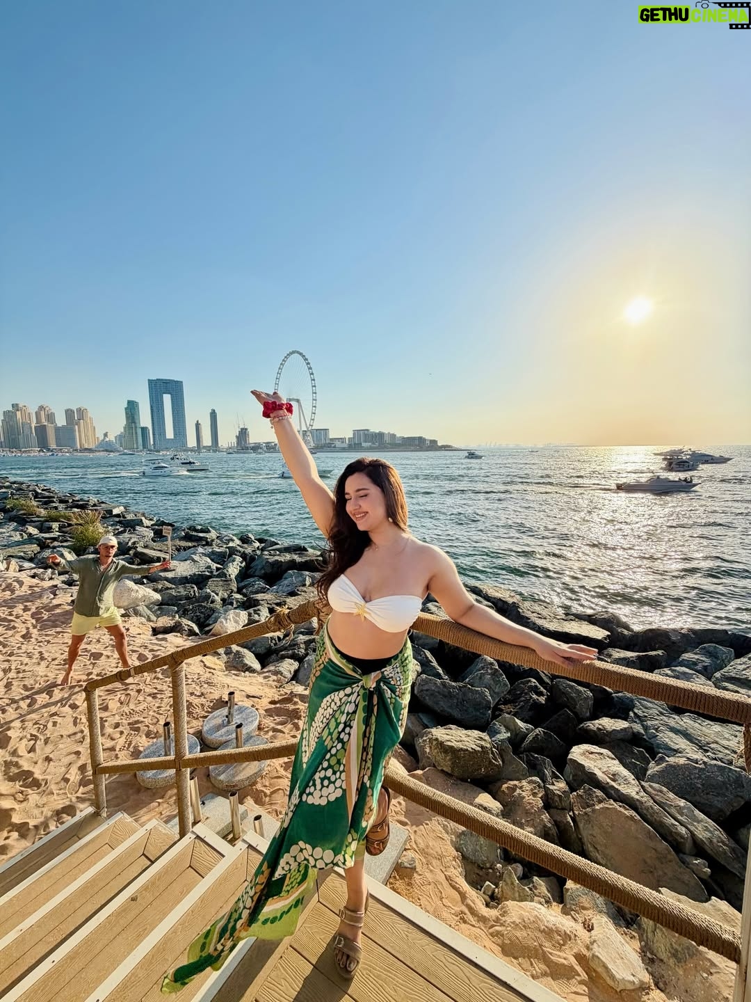 Sanaya Pithawalla - 36.2K Likes - Habibi , welcome to Dubai 🇦🇪 
Always so good to be back here . A place that was once home to me ♥️