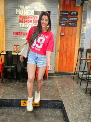 Sanchita Banerjee Instagram - ❤️❤️❤️

#ootd #sanchitabanerjee #instadaily #love #instagood
