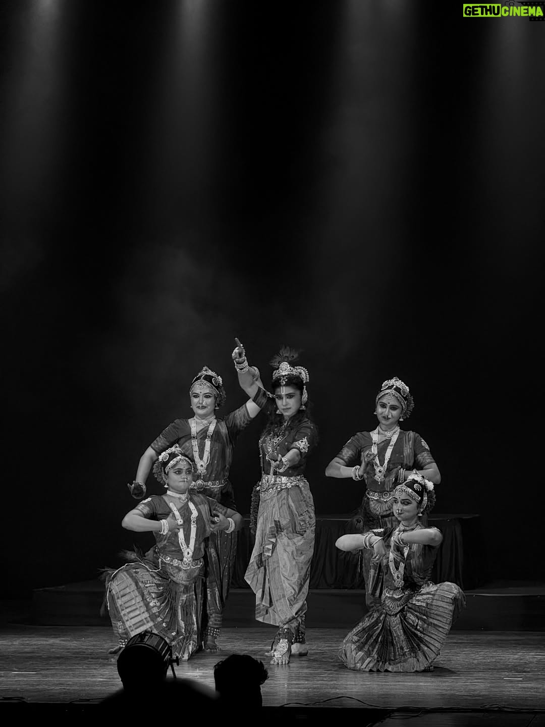 Sanskruti Balgude - 1K Likes - If you want to see this magic go for the colourful one. It’s Beautiful. Amazing show Directed by @sanskruti_balgude_official 😀💃🏻
Superb Lighting and Performance 👌🏻
Co-Produce by @kedar_juris05 🤩
.
I shot this in black and white. 
Shot on IPhone @apple 😉
#Dance #Lights #krishnalovers❤️ #sanskrutibalgude