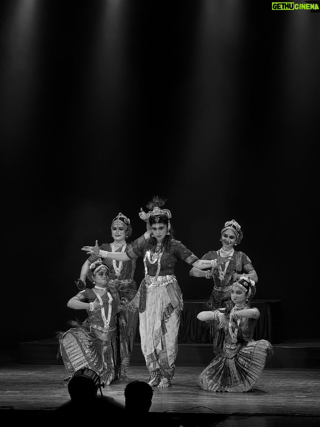Sanskruti Balgude - 1K Likes - If you want to see this magic go for the colourful one. It’s Beautiful. Amazing show Directed by @sanskruti_balgude_official 😀💃🏻
Superb Lighting and Performance 👌🏻
Co-Produce by @kedar_juris05 🤩
.
I shot this in black and white. 
Shot on IPhone @apple 😉
#Dance #Lights #krishnalovers❤️ #sanskrutibalgude