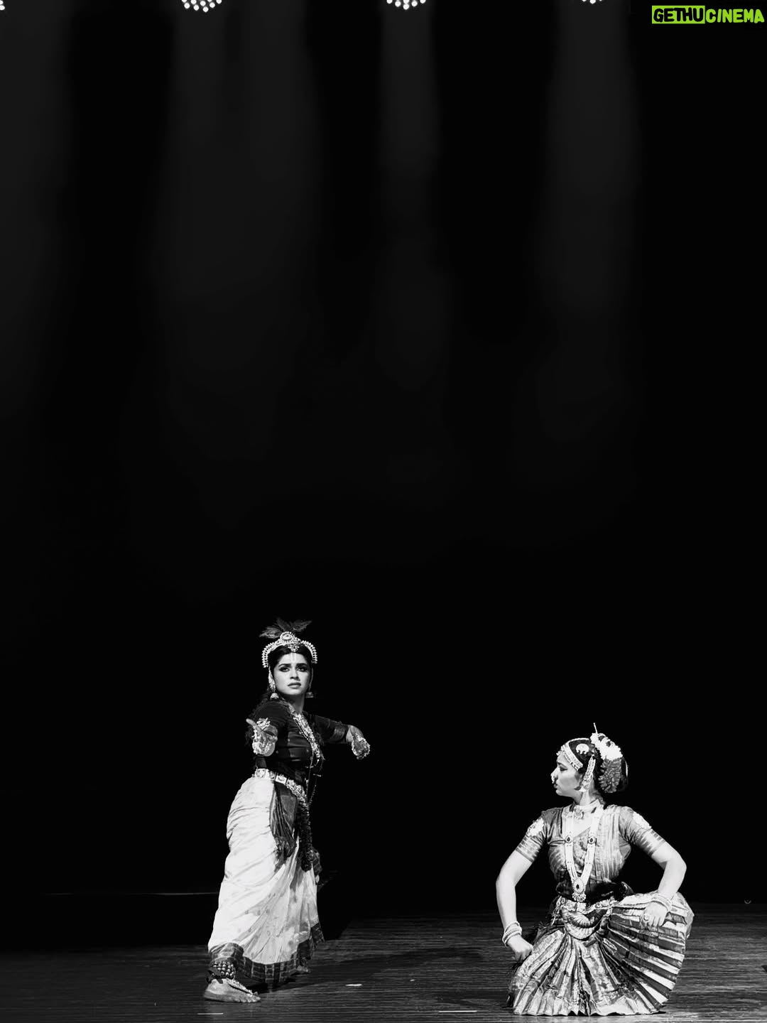 Sanskruti Balgude - 1K Likes - If you want to see this magic go for the colourful one. It’s Beautiful. Amazing show Directed by @sanskruti_balgude_official 😀💃🏻
Superb Lighting and Performance 👌🏻
Co-Produce by @kedar_juris05 🤩
.
I shot this in black and white. 
Shot on IPhone @apple 😉
#Dance #Lights #krishnalovers❤️ #sanskrutibalgude