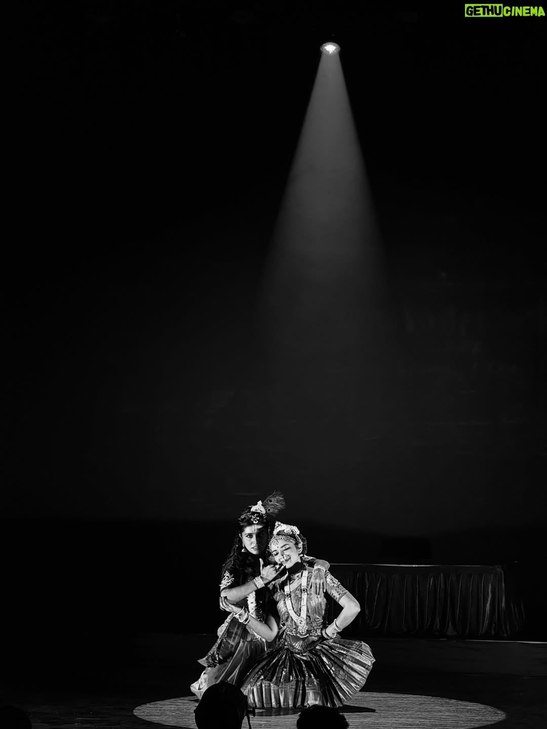 Sanskruti Balgude - 1K Likes - If you want to see this magic go for the colourful one. It’s Beautiful. Amazing show Directed by @sanskruti_balgude_official 😀💃🏻
Superb Lighting and Performance 👌🏻
Co-Produce by @kedar_juris05 🤩
.
I shot this in black and white. 
Shot on IPhone @apple 😉
#Dance #Lights #krishnalovers❤️ #sanskrutibalgude