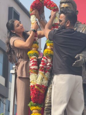 Sapthami Gowda Instagram - Hospete-Hampi- Kushtagi 🙏🏻❤️

Thank you ❤️🧿
Yelo Mahadeva haad kelskondra ??🥰