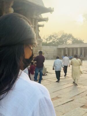 Sapthami Gowda Instagram - Hospete-Hampi- Kushtagi 🙏🏻❤️

Thank you ❤️🧿
Yelo Mahadeva haad kelskondra ??🥰