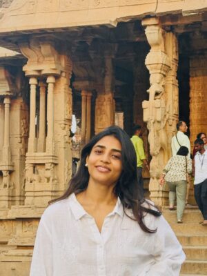 Sapthami Gowda Instagram - Hospete-Hampi- Kushtagi 🙏🏻❤️

Thank you ❤️🧿
Yelo Mahadeva haad kelskondra ??🥰