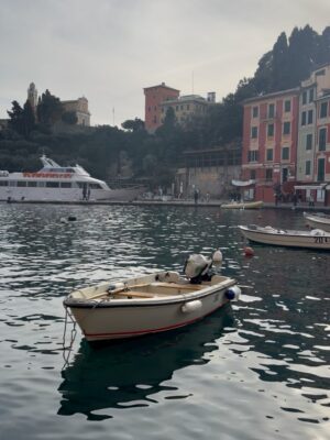 Sarah Felberbaum Instagram - Amore, stanchezza e pensieri lasciati a metà..

Buon inizio.