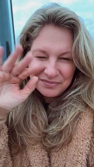 Saskia Thuot Instagram - Il reste quelques jours pour inscrire la personne de votre choix à Décora ta vie 25e anniversaire🥳✨
Tous les détails sur noovo.ca
Hâte de vous rencontrer ☺️
@noovo.ca @zone3.ca @canalvie