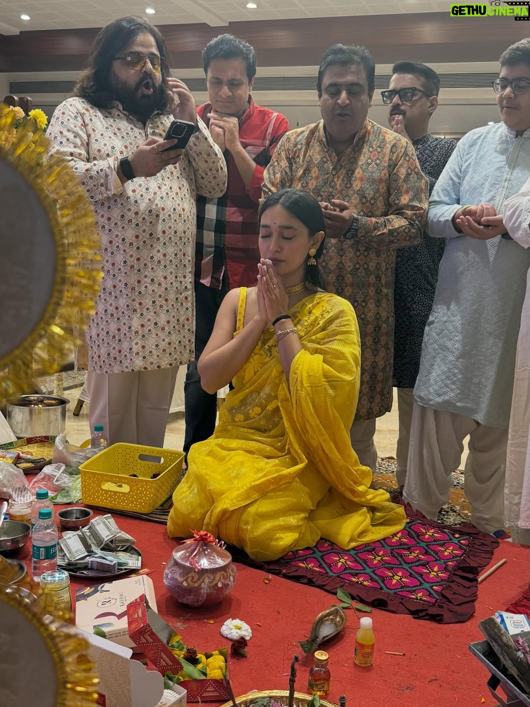 Sayani Gupta - 38.5K Likes - Saraswati Bidyeboti 🌼
The one day we wait for all year. 

Thank you Tani di, Dada and the entire family for bringing us together each year for Ma. 
#31years