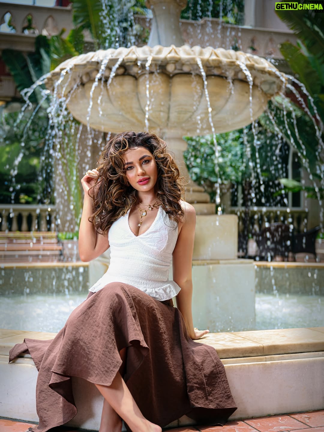 Seerat Kapoor - 24K Likes - Styled with edge, Shot with soul 💋
Through the iconic lens of @atulkasbekar 📸💫

Thank you for seizing my moment of power, 
 You sizzling team 🫶🏻🔥

Makeup & Hair: @urbanchokra 
Jewellery: @perle__jewels
Styled by: @anshikaav
Assisted by: @bhatia_tanisha
Location: @itcgrandcentral
