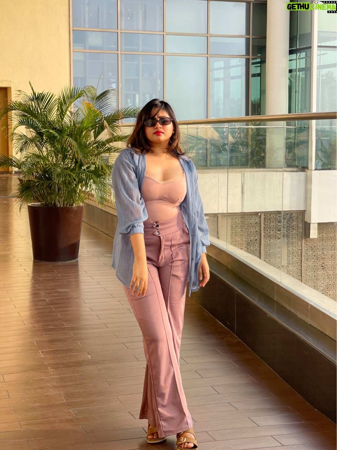 Shaalin Zoya - 49.9K Likes - ☀️ 

📸 @amaalsaira3