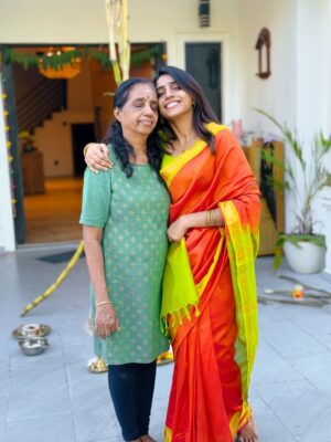Shalini Balasundaram Instagram - Happiest birthday to the queen of my life! 👑
Honestly, I have no idea what I’d do without you…
Thank you for raising me into the perfectly crazy daughter I am today and for continuing to tolerate all the madness I still bring into your life.
Your patience deserves an award, your love deserves the world, and you deserve the best birthday ever! 💕🎂