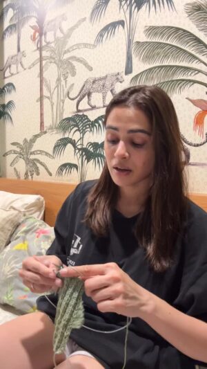 Shalmali Kholgade Instagram - आज बऱ्याच दिवसांनी एक गोड गाणं :)