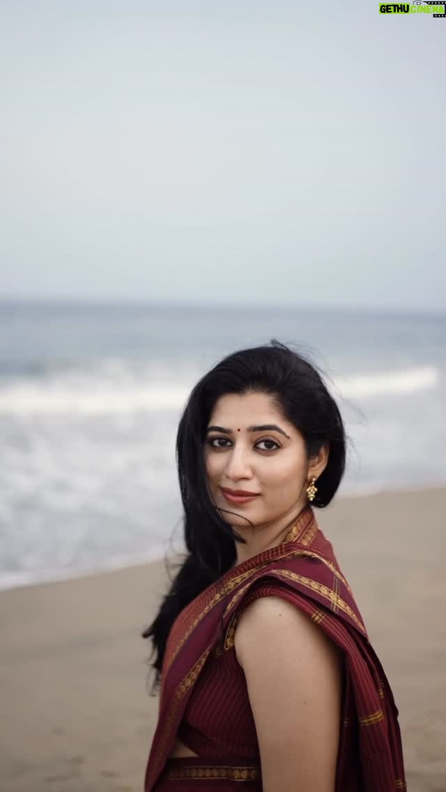 Shambhavy gurumoorthy - 10.4K Likes - 🥀 when you choose yourself ,everything changes ✨

#samandprasi #insta #instagram #instadaily #ootd #fashion #fashionista #selflove #nomakeup #happy #meta #tuesday #traditional #saree #sareelove #sareeoftheday