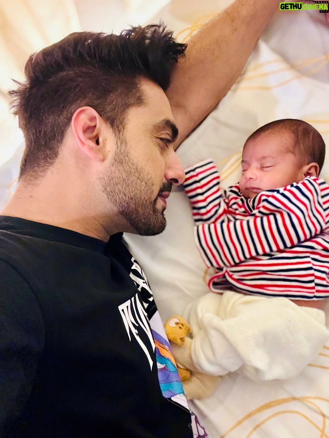 Sheena Bajaj - 168.7K Likes - Divine  year ty for ur blessings love ❤️ in our life 🧿 @aarush_bajaj_purohit