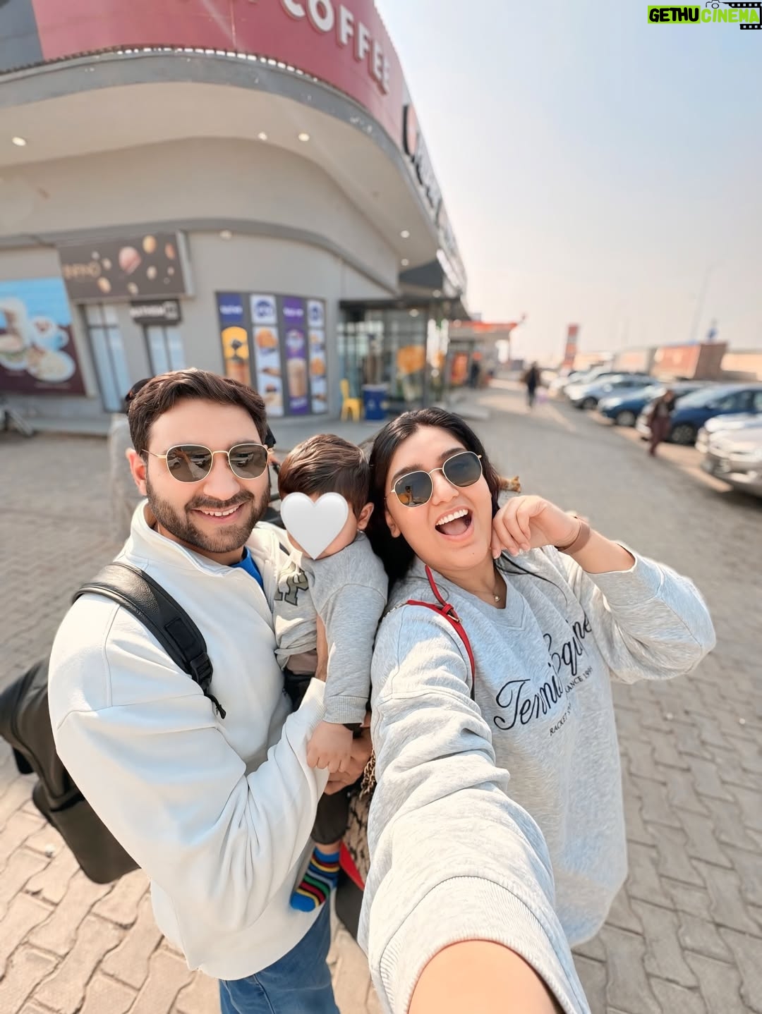 Shireen Mirza - 11.4K Likes - Nani’s house loading.. 🏡🧺🚙 💨 

#enroute #nanighar #jaipur #winter #break
