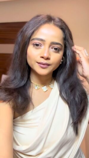 Shivali Parab Instagram - 🧿❤️
.
#shivaliparab #kalyanchichulbuli #ove
