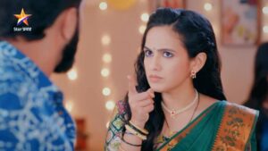 Shivani Baokar Instagram - मीराचा शब्द पाळूनही सत्या दाखवणार सत्यागिरी…
‘साधी माणसं’
दररोज संध्या. 6:30 वा. Star प्रवाहवर…
#SadhiManasa #StarPravah
@supriya_pathare75 @mumbaikar_actor_chou @nityaaaaaaaaaaaaaaa @sanjivanisamel @vaishnavikarmarkar