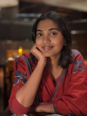 Shivathmika Rajashekar Instagram - This picture was taken on a lovely Saturday , it was the 2nd day for Aaromaley in the theatres. 
I was crying every 5 minutes, because the happiness of being accepted by the Tamil audience was incredibly overwhelming. It was truly the best night. 
The ice cream in the second slide was bought and devoured. 
The best part? I was surrounded by my loved ones. 
My sister took a flight to chennai just to watch one show of the film amidst her extremely busy shoot schedule, she surprised me same night as this picture. 
The next morning, my brother, aunt, akka and a bunch of our friends watched this movie. Sunday felt even better! 

Basically the best weekend of 2025. 
I wake up feeling immense gratitude for everything that happened this year, so I couldn’t hold back from over sharing. Love you guys the most 🧿🤗