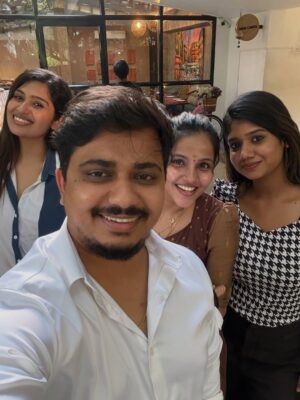 Shobanaa Uthaman Instagram - Catching up with my girls after a long time feels so good 😍 “ old friends yet new memories “ 🫶
“ just like old times, but being a mom this hits different “ ❤️🫰🏻 @itisshobanaa @shalinirajan__ 👬🫶🫰🏻 
 Plan organised by @sathya.dev 👍🏻 
@_shawndev ipovae daddy madhiri always surrounded by girls 😄😂😄

#instapost #picturepost #mom #babyboy #newparents #motherhood #friends #reunion #friendship #friendshipgoals #outing #lunch #foodie #newplace #explore #vibe #happiness #love #laugh #emotions #smile #postoftheday #photography #instadaily