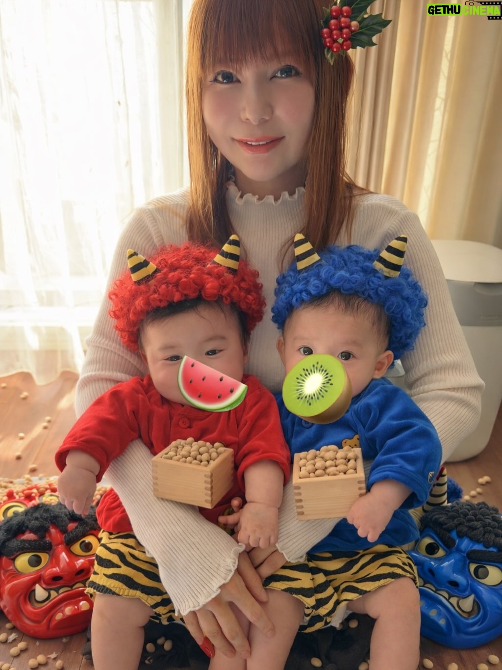 Shoko Nakagawa - 109.7K Likes - 鬼👹　来年はママも鬼になりたいな、、

#双子
#節分
#絵日記
#鬼
#かわいい
