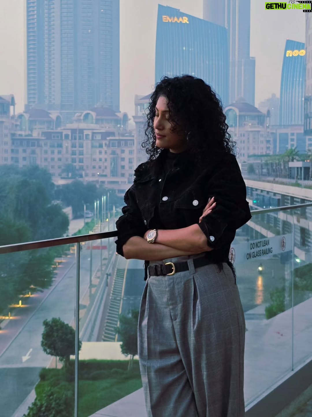 Shraddha Musale - 29K Likes - This feeling when you are absorbing every moment with yourself and the surroundings. 

All I can say...bliss💜
#gratitude #feelings #moments #dubailife