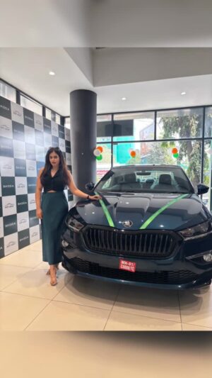 Shruthi Prakash Instagram - First car,
And somehow… it feels like first love❤️
10 years in Bombay taught me patience, faith, and resilience.
Every audition, every wait, every day I showed up with work, without work , led me here.
Even when the world said you can’t,
I held on to a small voice inside that said I can.
Grateful beyond words to God, my parents, the universe, and to myself for choosing belief over fear.
First car.
First of many dreams coming home.
And the journey… it’s only just begun. ❤️🚗✨
Hello 2026, I love you😘
Škoda Slavia Monte Carlo 1.5 @skodaindia
#shrutiprakash #skoda #firstcar #luxury