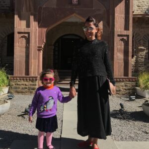 Shruti Seth Instagram - #2016
The year our kids were still tiny and I could carry Alina over my shoulder
Yudi got married we all ended up in the best group photo of the veejays
All my parents were here
Gul and I set up @festivelle
Post which I ended up in my happy place at The Palace Hotel with my favourite and ever so handsome @ninosinh
Danish got malaria and we rang in the new year in the cold but enveloped in love and warmth.
Life moved a little slow, we waited patiently for things and were full of hope.
#2016 #trending #shruphotodiary
