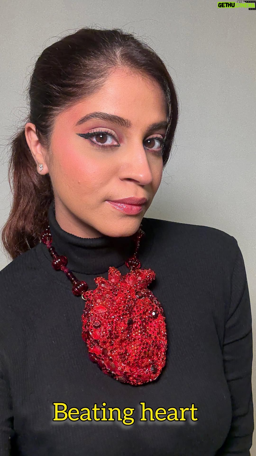 Shweta Mahadik - 350.1K Likes - Moving art piece🫀
Recreating schiaparelli’s beating heart neckpiece

#schiaparelli 
#diy
#diychachi
#shwetamahadik 
#art
