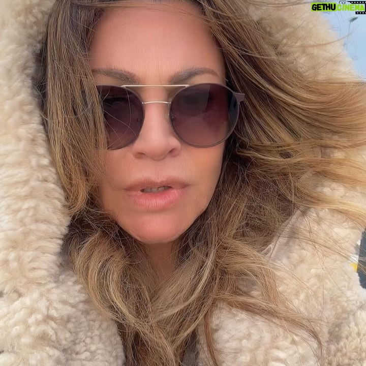 Sílvia Rizzo - 1.3K Likes - Despedida do fim de semana com este belíssimo cenário e a sentir-se uma ligeira e fresca brisa 😉
.
Assistimos à grande chegada da família @franciscolufinha que partiu há mais de dois anos numa incrível aventura que foi dar volta ao mundo no seu veleiro 
Verdadeiros Heróis do Mar! 👏🏼👏🏼👏🏼✨
.

Boa semana! ✨