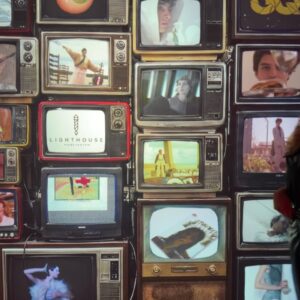 Sílvia Rizzo Instagram - Moda, fotografia, televisão, teatro, cinema, pintura, literatura, encontro de artes no escritório mais “cool” da cidade! 
@lighthouse.publishing 
@gqportugal 
@vogueportugal 
.
Os melhores anfitriões 
@sofia.slucas 
@jsantanagq 
👌🏼❤️
.
Bom fim de semana ✨😊