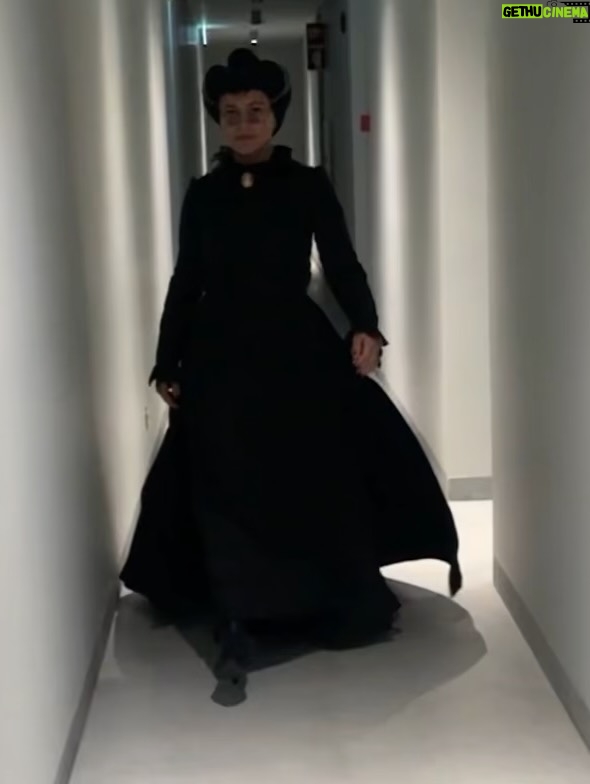 Sílvia Rizzo - 3 Likes - Estamos de volta
“Entraria Nesta Sala” de @ricardo_neves_neves 
Dias 29/30  no @cineteatrolouletano 
.
@sissi_martins 
@manuel_marques_oficial 
@ivoalexandre_actor
.
@andradesantos_a
@josevareiroleite