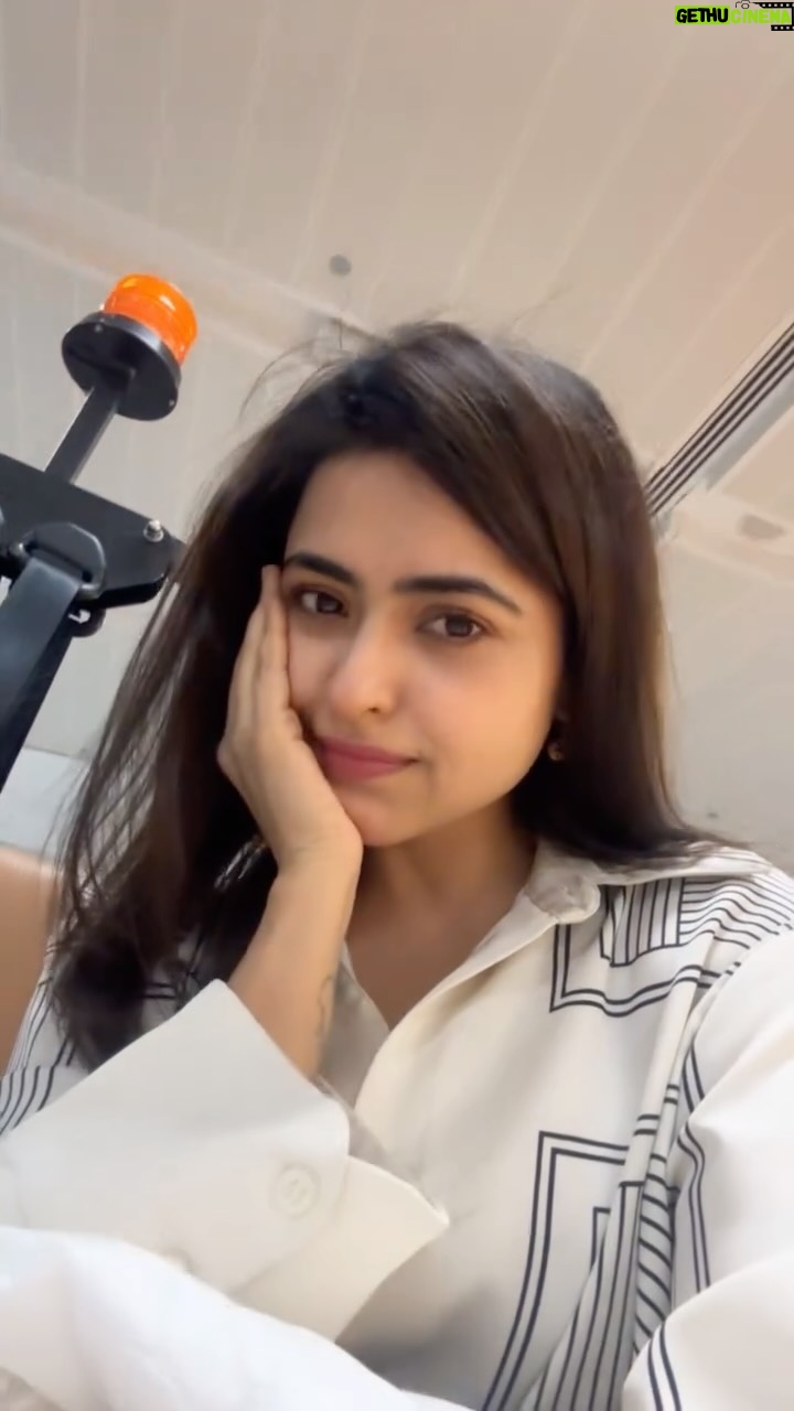 Simi Chahal - 58.2K Likes - tu ae cheejjiii meri 😚