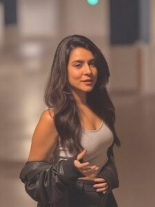 Actress Simple Kaul HD Photos and Wallpapers January 2026