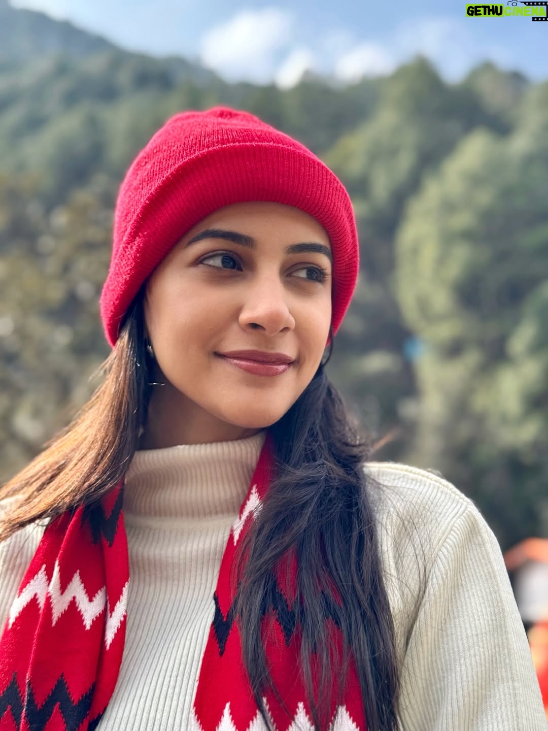 Simran Sharma - 54K Likes - missing the magic🥹✨ #takemeback 

#kainchidham #neemkarolibaba #nainital #uttarakhand #mountians #travel #winter